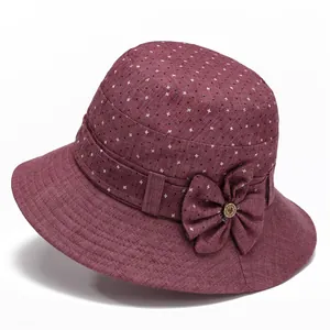 Chapeau de soleil bordeaux pour femmes avec motifs étoilés et nœud décoratif élégant