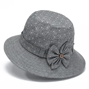 Chapeau de soleil pour femme en lin gris avec motif floral et décoration de nœud