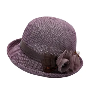 Chapeau de soleil tressé violet élégant pour femmes avec fleur décorative en mesh