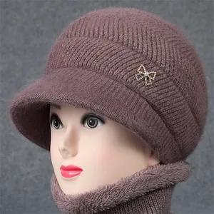 Lila Winter-Strickmütze und Loopschal-Set mit warmem Plüschfutter und Perlen-Schleife