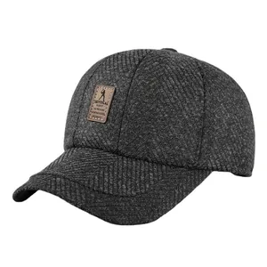 Heren winter baseballpet van donkergrijs corduroy met fleecevoering en lederen patch