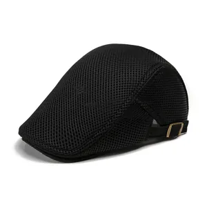 Gorra plana de malla negra transpirable para hombre con hebilla ajustable para protección solar