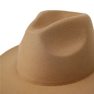 Elegante sombrero fedora de fieltro de lana camel con ala ancha para hombre y mujer