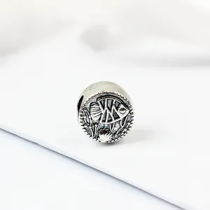 Polierte S925 Sterlingsilber Perle mit tropischem Fisch und Korallenriff Relief