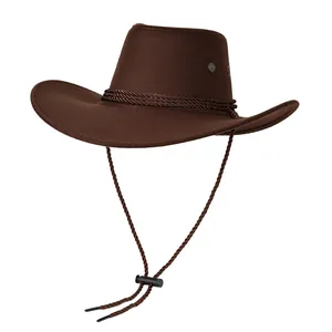 Detalle de sombrero vaquero marrón con banda trenzada y cordón ajustable para el viento