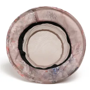 Damen Sonnenhut aus Organza mit lila Blumen und atmungsaktivem Mesh-Innenfutter-Detail