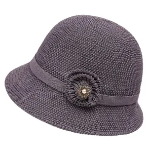 Eleganter lila atmungsaktiver Strickhut mit Blumen-Perlen-Detail für Damen Sonnenschutz