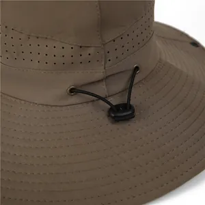 Détail des trous de ventilation laser et du cordon réglable du chapeau de soleil kaki