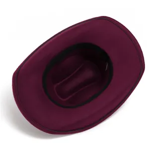 Cappello da cowboy in feltro rosso scuro a tesa larga con etichetta interna taglia 57