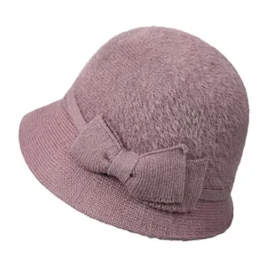 Chapeau cloche d'hiver élégant pour femmes âgées, rose poudré avec nœud en peluche