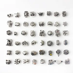 Mélange de Breloques en Alliage de Zinc Vintage Perles Pour Création de Bijoux Bracelet DIY Cœur Animal Fruit Fleur Étoiles Papillon