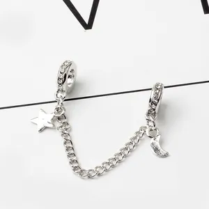 Sicherheitskette für Armbänder mit Stern- und Mondanhänger sowie glitzernden Zirkonia