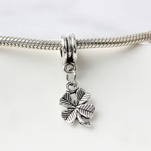 Vintage Silber Legierung Vierblättriges Kleeblatt Anhänger Für DIY Schmuckherstellung Pandora Stil Armband Halskette Zubehör