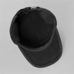 Heren winterpet met warme oorkleppen en dikke fleecevoering in donkergrijs ontwerp