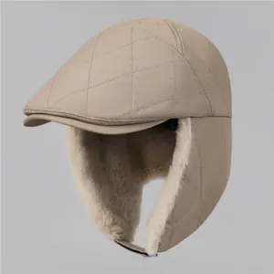 Chapeau d'hiver matelassé kaki avec doublure en peluche épaisse et cache-oreilles