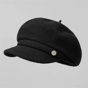 Women Vintage Wool Blend Newsboy Cap Solid Color Warm Winter Octagonal Hat Retro Artist Painter Beret With Metal Emblem Decoration