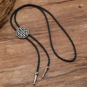 Retro Bolo Tie mit keltischem Knoten, Blumen-Metallverzierung und Lederkordel