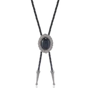Retro-Bolo-Krawatte mit schwarzem Stein und floraler Gravur im Vintage-Stil