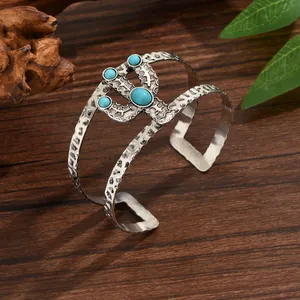 Bracelet manchette argenté style vintage avec motif cactus et pierres turquoise