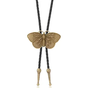 Detail der Vintage-Bronze-Schmetterling-Bolo-Krawatte mit schwarzer geflochtener PU-Kordel