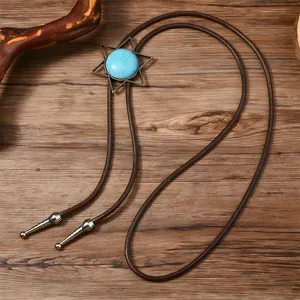 Vintage Bolo Tie mit Hexagramm-Türkis-Mittelstück und gravierten silbernen Metallspitzen