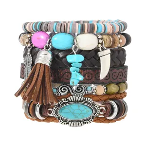 Böhmisches mehrlagiges Armband-Set mit Türkis, Lederkordeln und Tonperlen