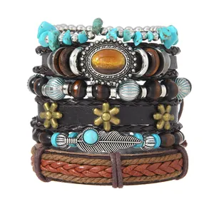Boho-Lederarmband-Set mit Türkisperlen und Federanhängern in Mehrlagen-Optik