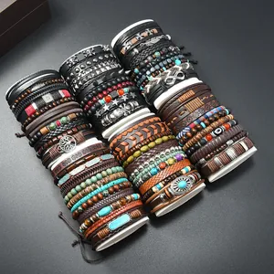 Vintage mehrlagiges Lederarmband Set mit Lebensbaum und Feder Anhängern für Damen und Herren