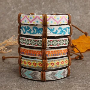Set di sei braccialetti dell'amicizia boho con motivi etnici geometrici e cordini regolabili