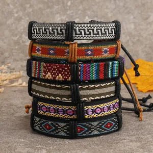 Set di sei braccialetti dell'amicizia etnici intrecciati con motivi tribali colorati