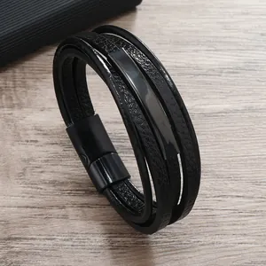 Bracciale multistrato in pelle nera da uomo con barra di metallo e chiusura magnetica
