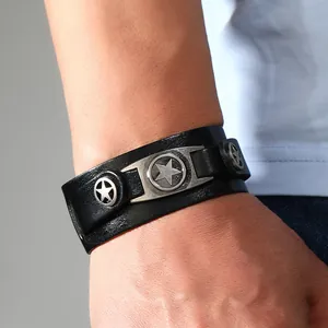Vintage Punk Herren Lederarmband in Schwarz mit silbernen Stern-Metallnieten
