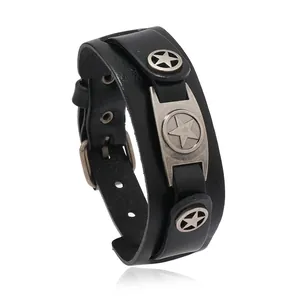 Herren Punk Lederarmband in Schwarz mit Retro Sternnieten und Schnallenverschluss