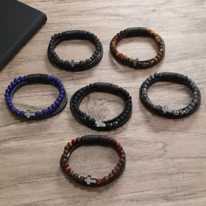 Set de pulseras para hombre de piedra natural y cuero trenzado con dijes de cruz