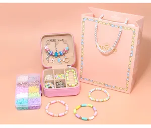 Sieraden maakset voor kinderen met kleikralen en eenhoorn hangers in cadeauverpakking