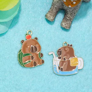 Detailweergave van schattige Capybara-bedeltjes voor DIY-sieraden en handgemaakte accessoires