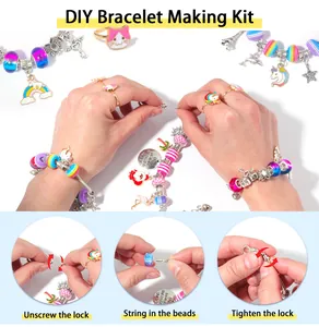 Kit de pulsera de dijes DIY que detalla el proceso fácil de ensamblaje de cuentas y piezas