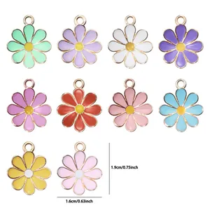 Dix pièces de pendentifs marguerites colorés pour la création de bijoux DIY assortis