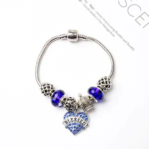 Bracelet maille serpent argenté avec perles en verre bleues et pendentif cœur Blessed