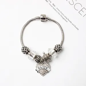Bracelet chaîne serpent en argent avec cristaux bleus et pendentif coeur gravé FAITH