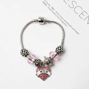 Bracelet à charms en argent avec cristaux roses et pendentif cœur MOM rouge sur chaîne