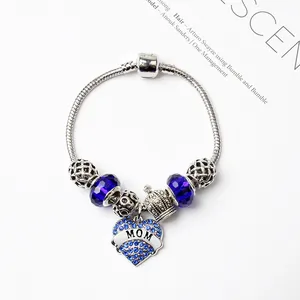 Bracelet chaîne serpent à perles célestes avec charmes cœur MOM et couronne
