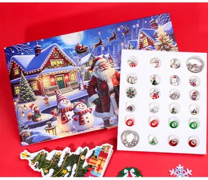 Detaillierter Weihnachts Adventskalender Set mit 24 Schmuckstücken und Schneemann Anhängern