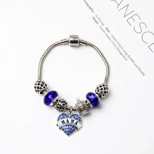 Bracelet à perles ciel étoilé bleu avec pendentif cœur nana et chaîne serpent