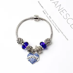 Bracelet à breloques argenté pour enseignant avec pendentif cœur bleu et couronne