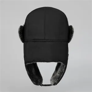 Chapeau de trappeur d'hiver noir classique pour hommes avec fourrure grise et protège-oreilles