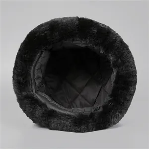 Bonnet d'hiver noir en fausse fourrure pour homme avec doublure matelassée chaude