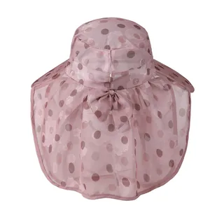 Chapeau de soleil rose pour femme à large bord avec protège-nuque en maille florale