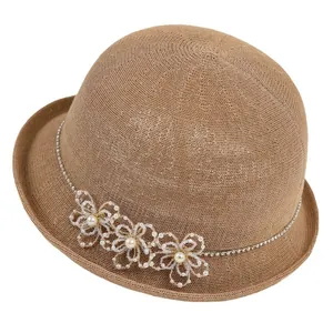 Chapeau cloche en paille kaki pour femme avec fleurs en perles et chaîne de diamants