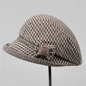Chapeau Bob Laineux à Carreaux Vintage pour Femmes Chaud Automne Hiver Chapeau de Bassin Avec Nœud Décoration Boule de Fourrure